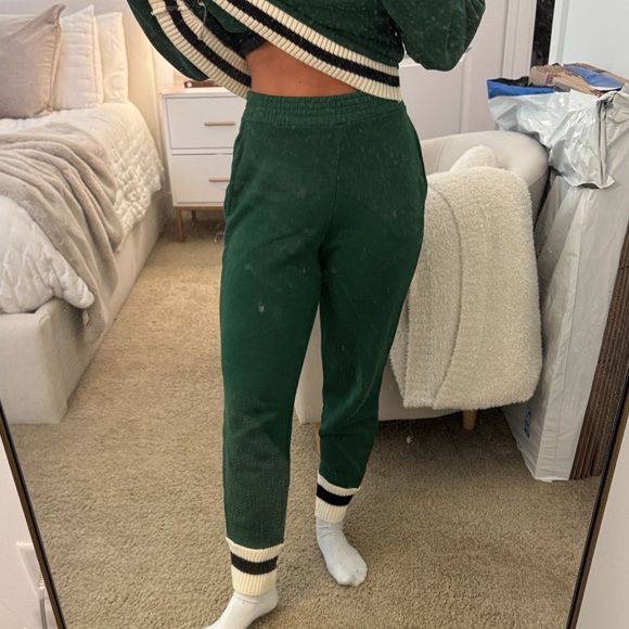 Zara Green Sweater and Pants Set with Striped Accents - Picture 4 of 6